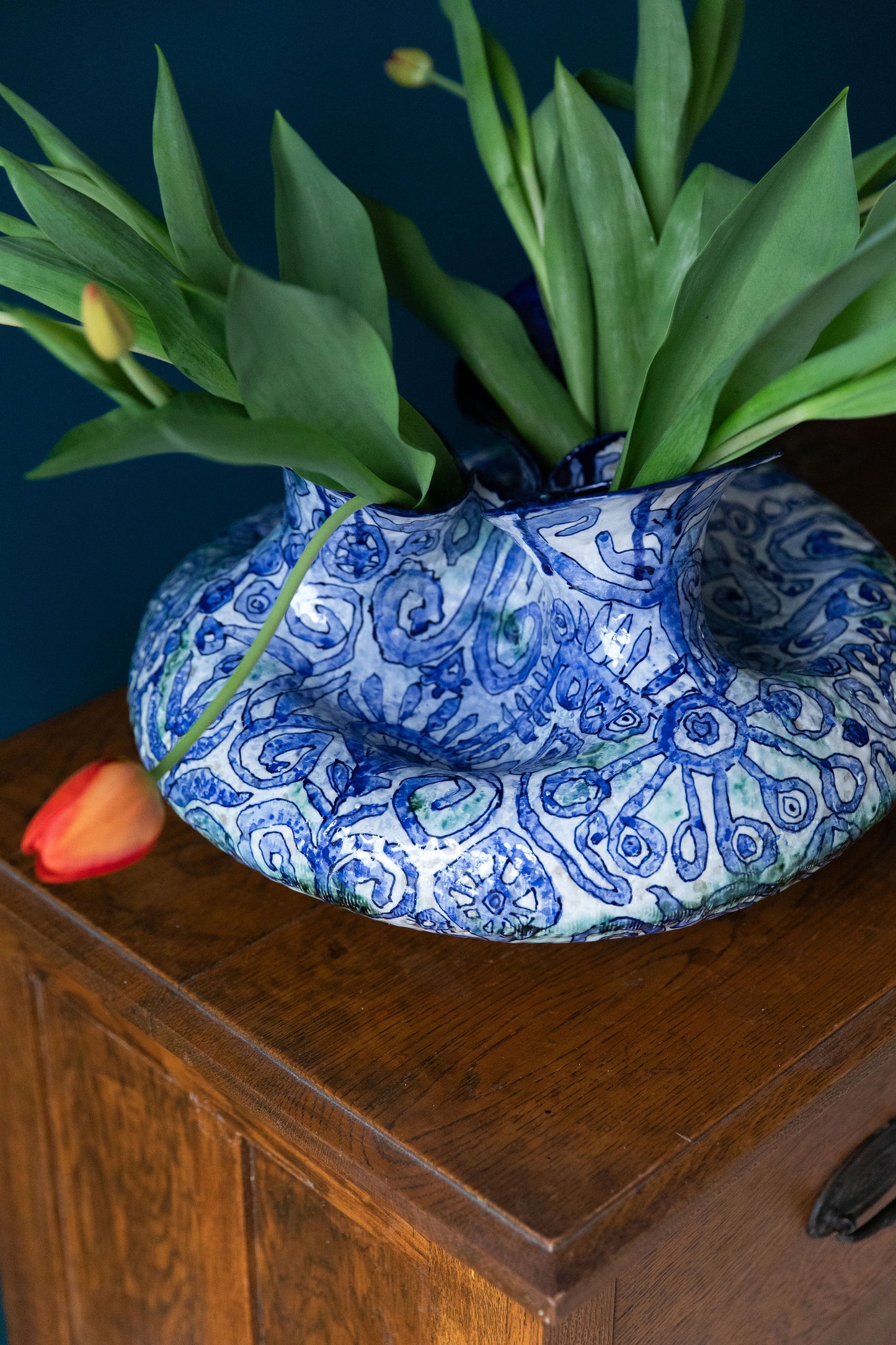 Blue Scribble ~ Tulipiere Vase