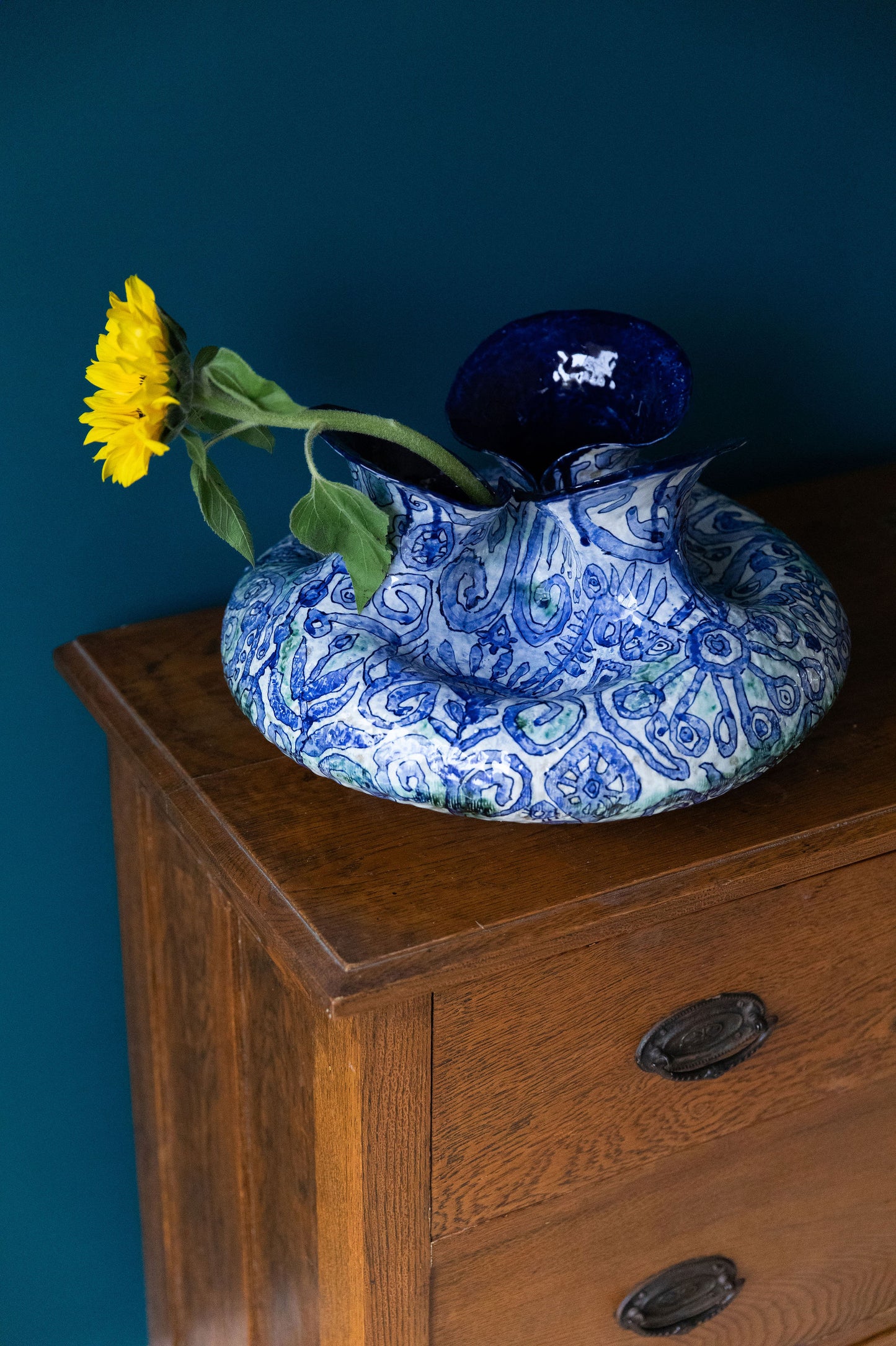 Blue Scribble ~ Tulipiere Vase