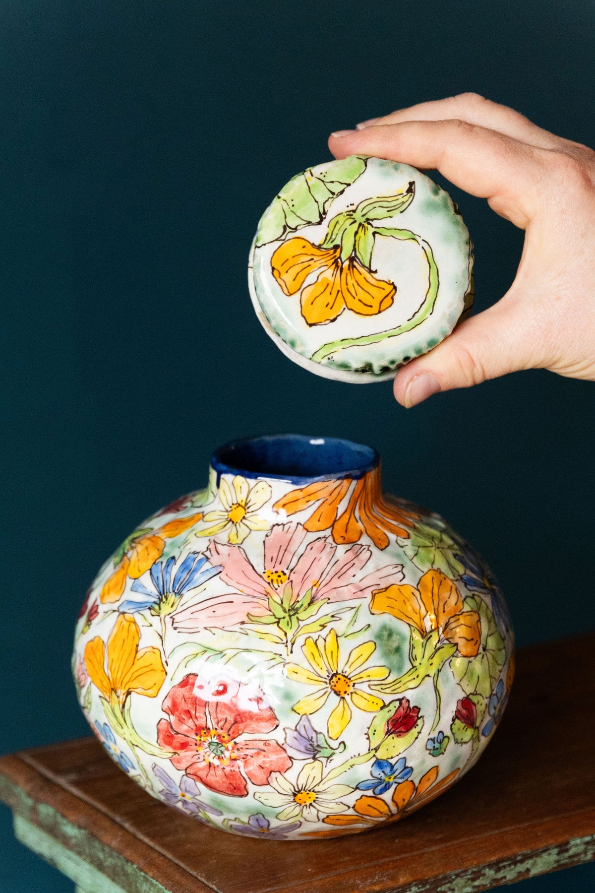 Windflower Garden Urn