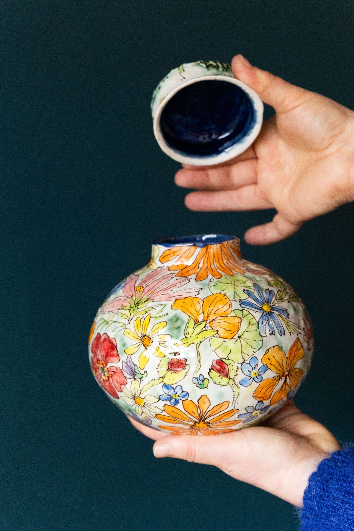 Windflower Garden Urn