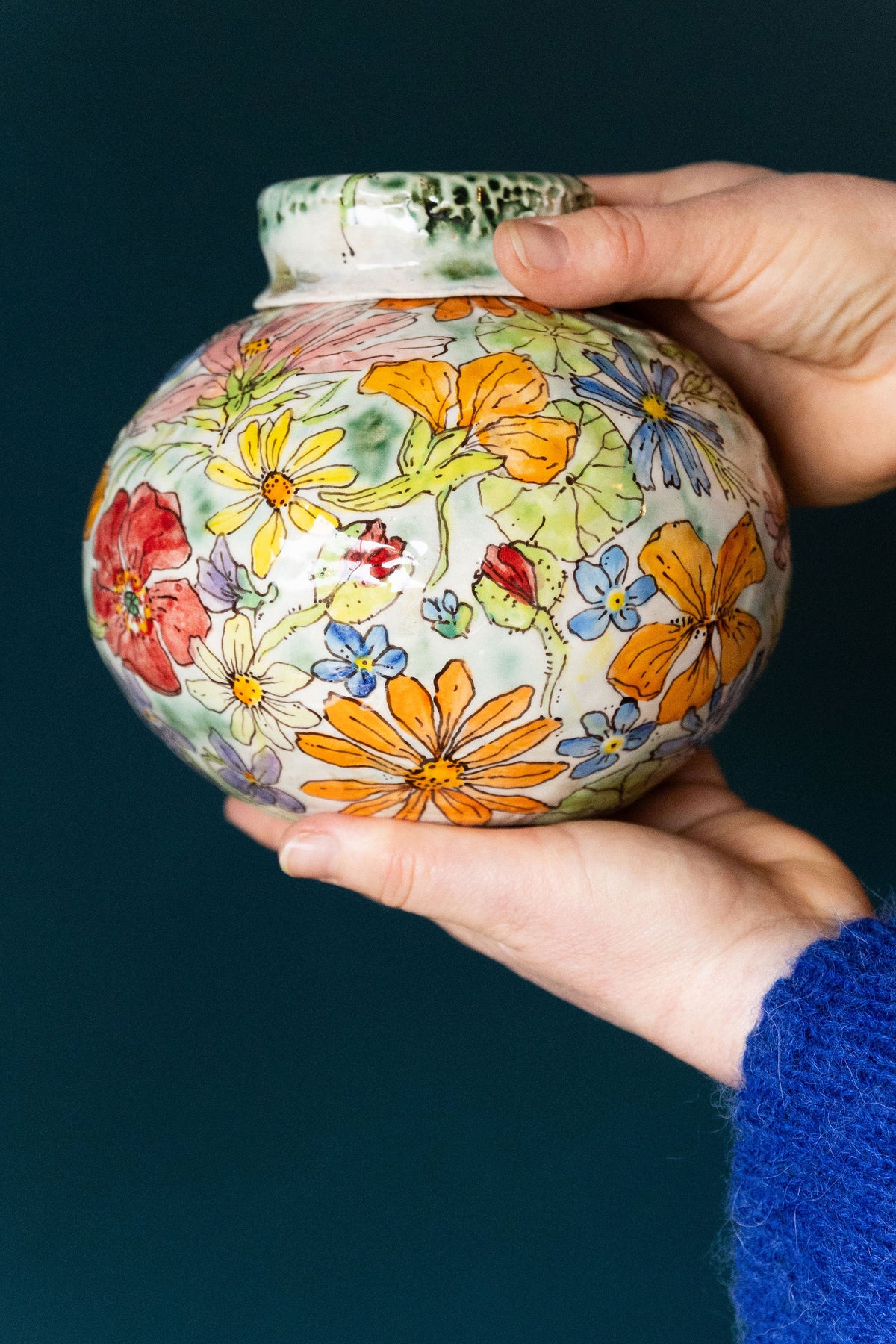 Windflower Garden Urn