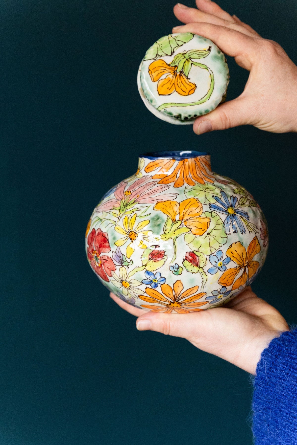 Windflower Garden Urn